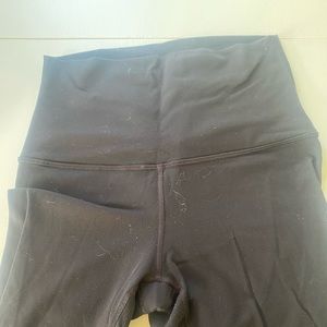 Black lululemon Wunder Unders Size 6
